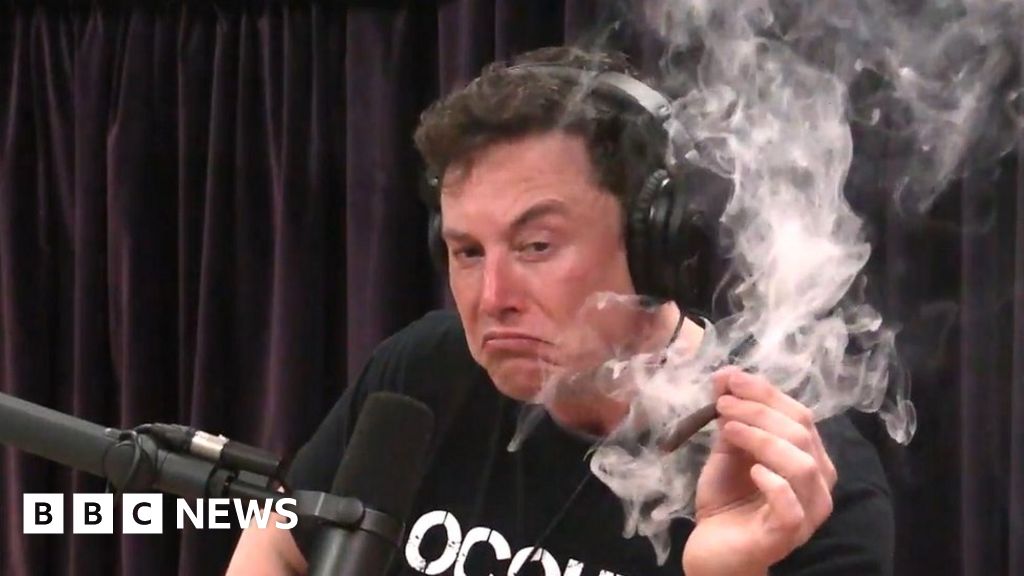 Musk smokes marijuana on The Joe Rogan Experience