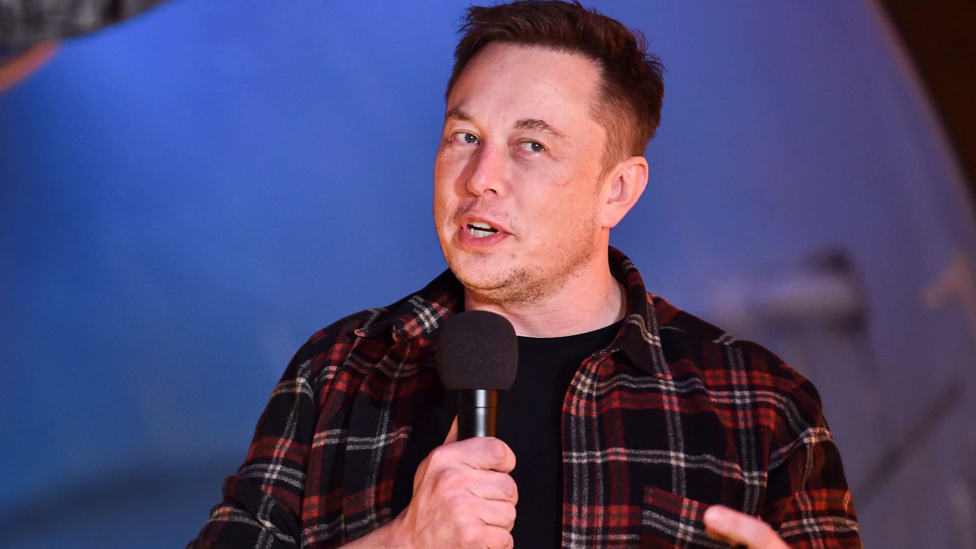 Musk promises a million Tesla robotaxis in 2020