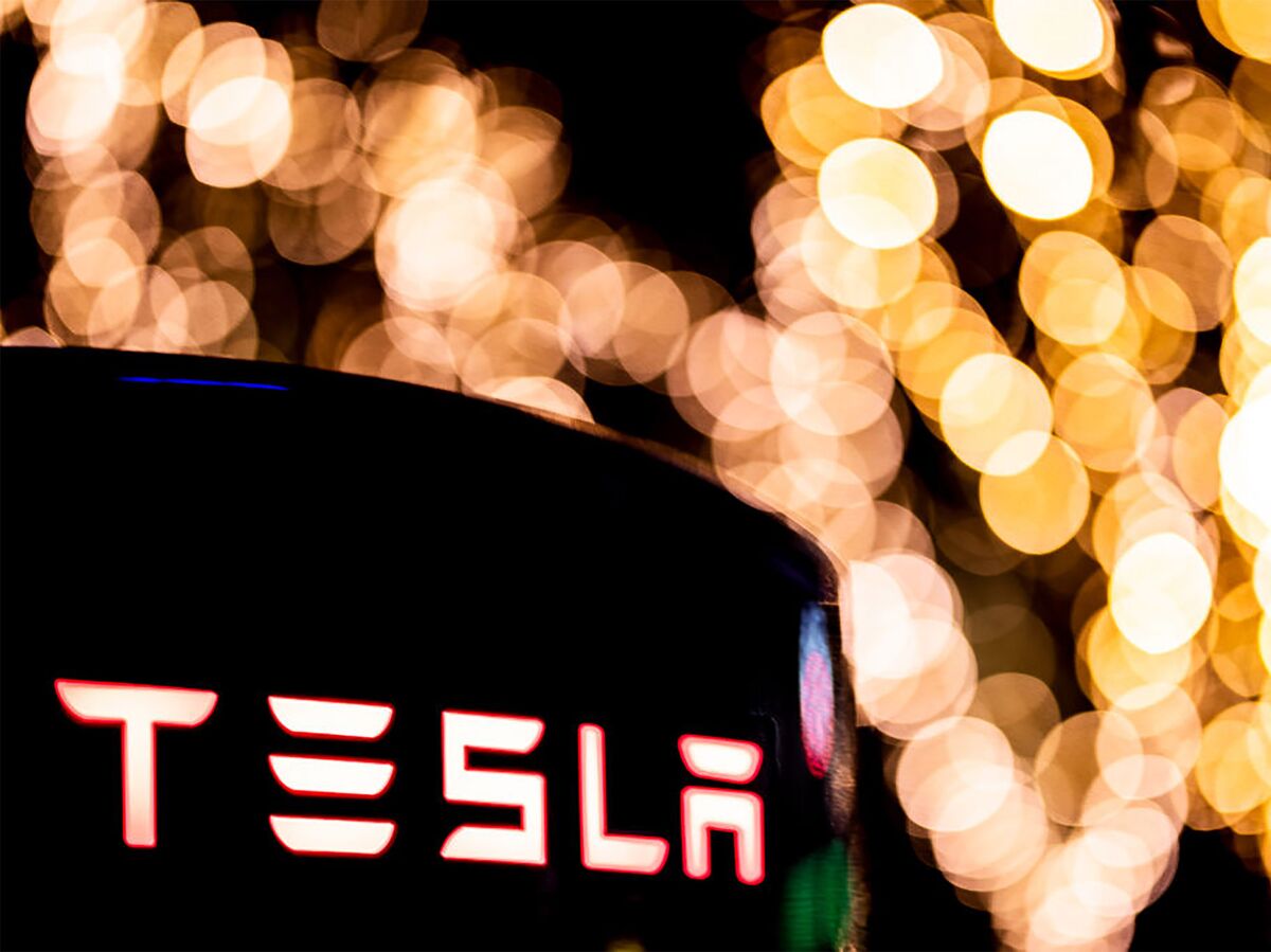 Tesla buys $1.5 billion of Bitcoin
