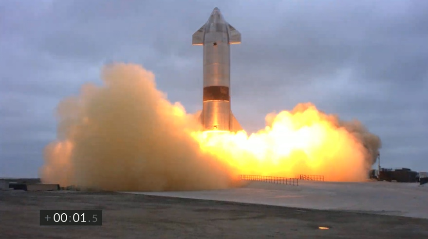 Starship SN15 lands after high-altitude flight