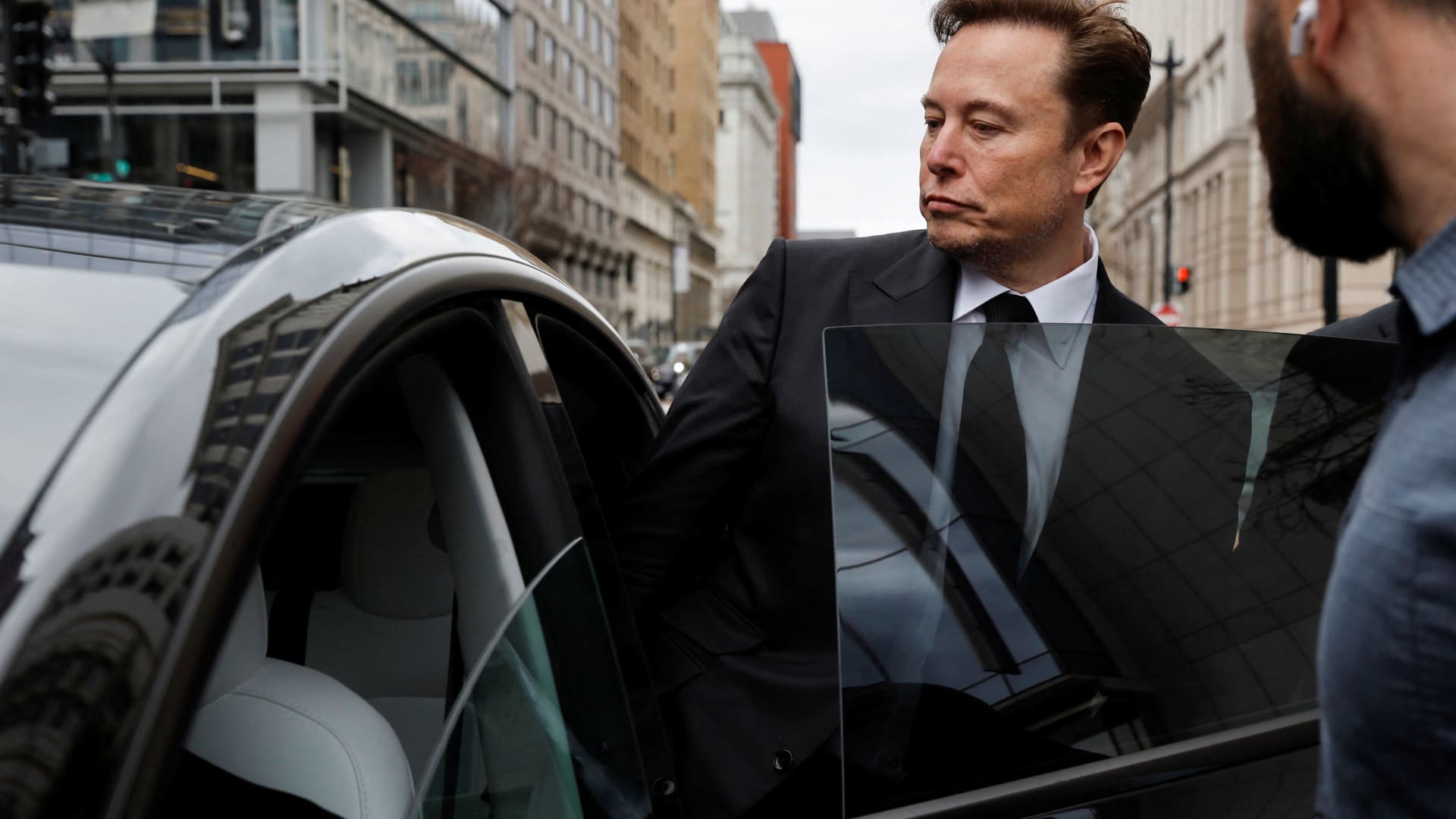 Jury clears Musk of fraud in 'funding secured' investor class action