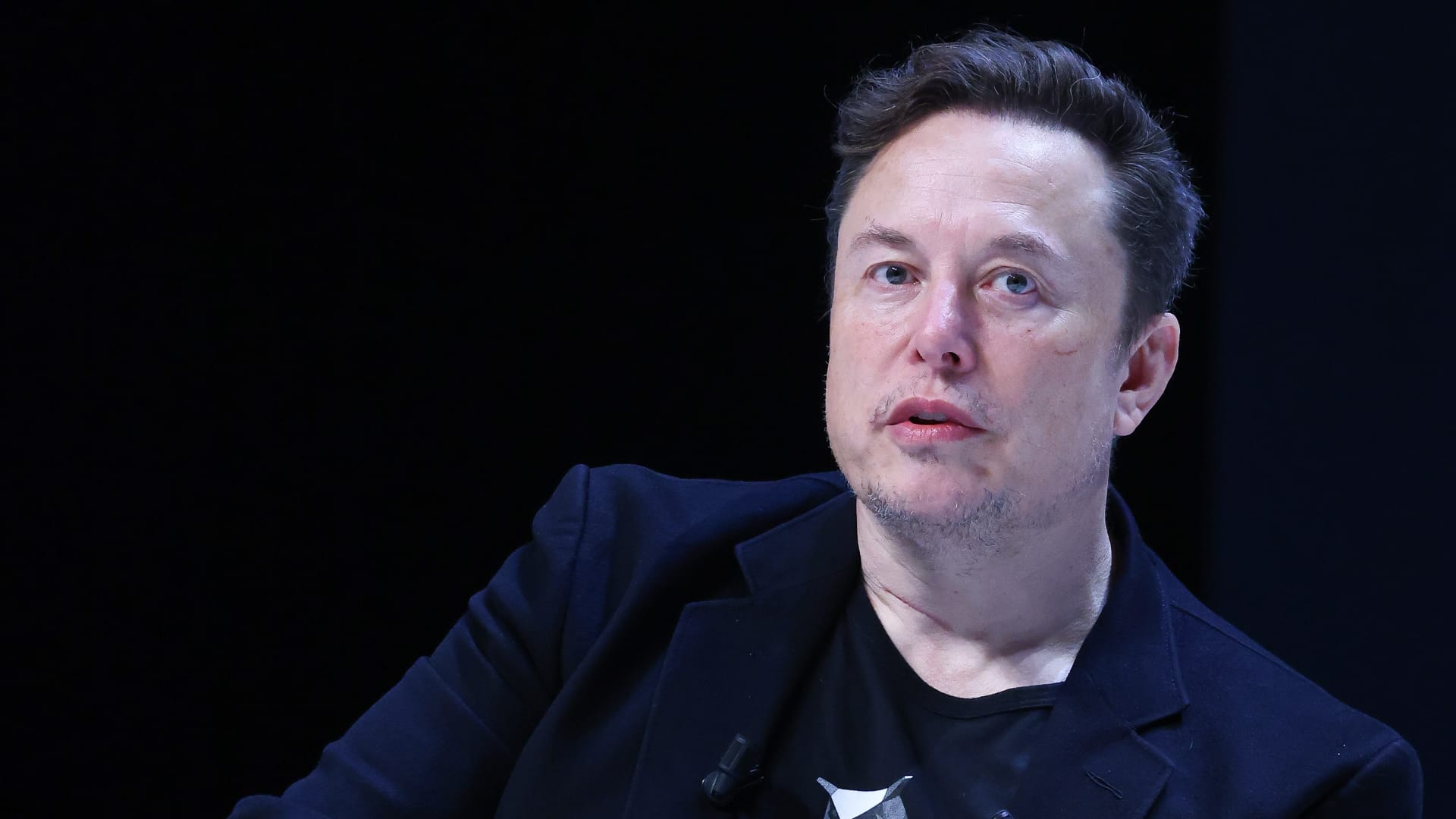 Musk posts, then deletes, remark on no one trying to kill Biden or Harris
