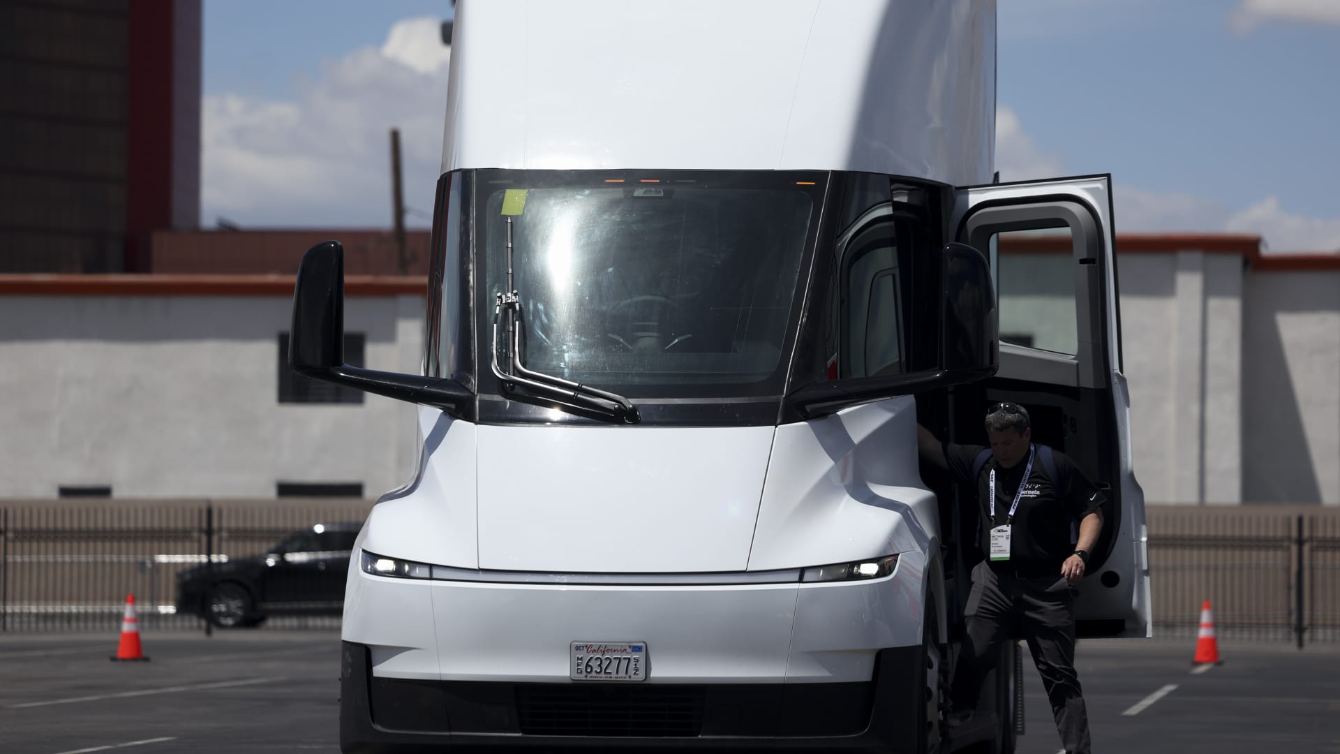 Tesla Semi enters volume production in Nevada